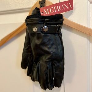 NWT - Men’s black leather gloves